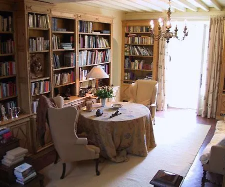 Domaine Du Moulin Guest house